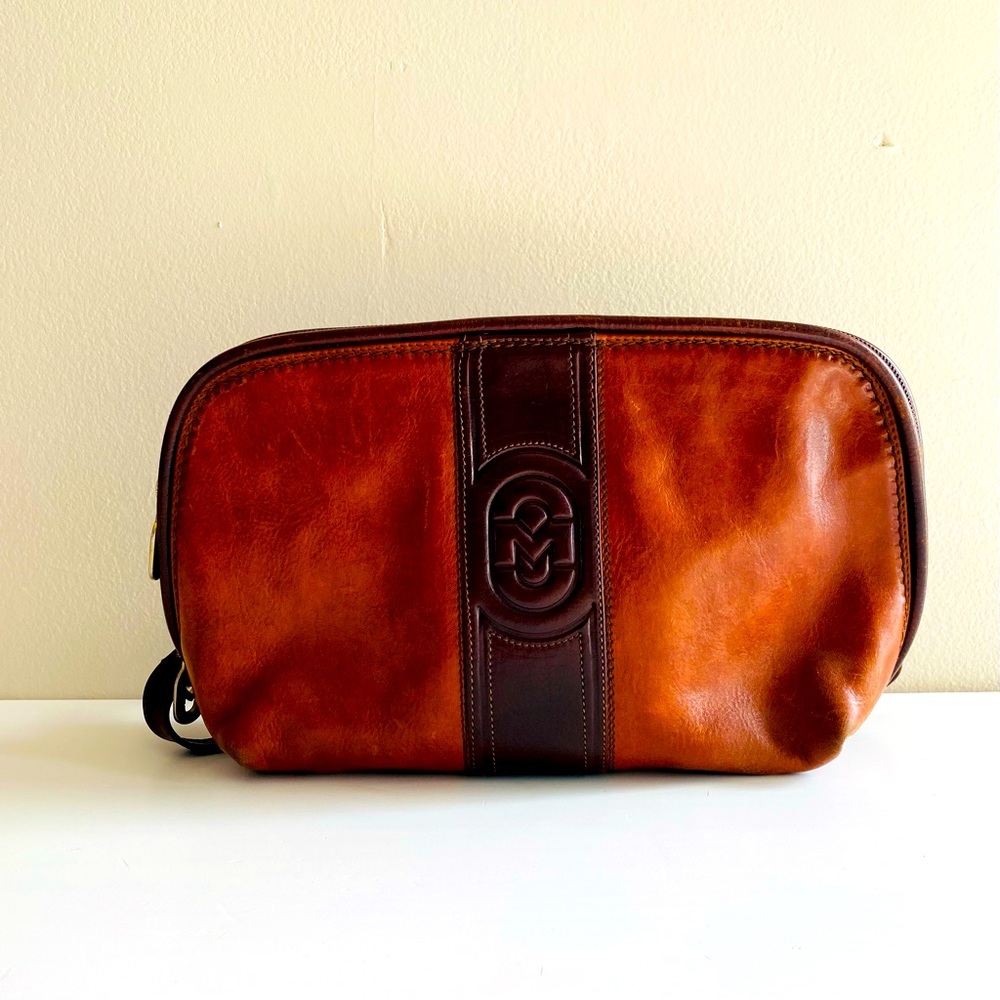 Vintage crossbody leather bag!